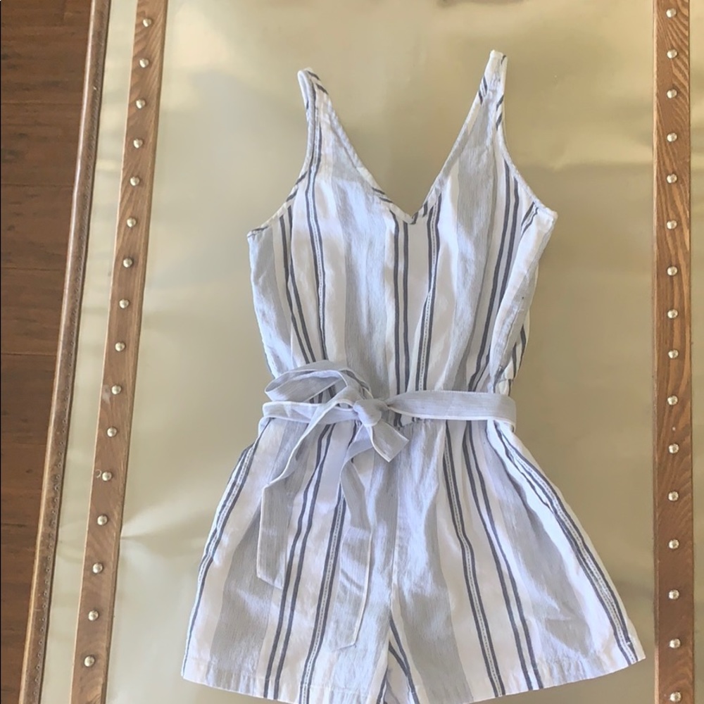 Olive + Oak brand new romper one piece size XS